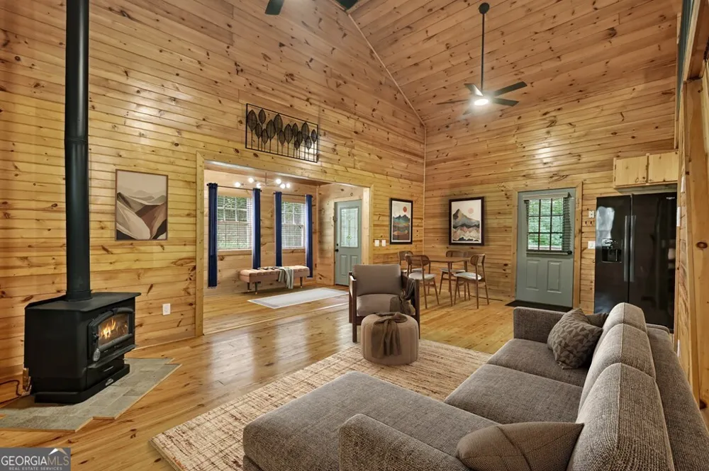 665 Shady LN Mineral Bluff, GA 30559