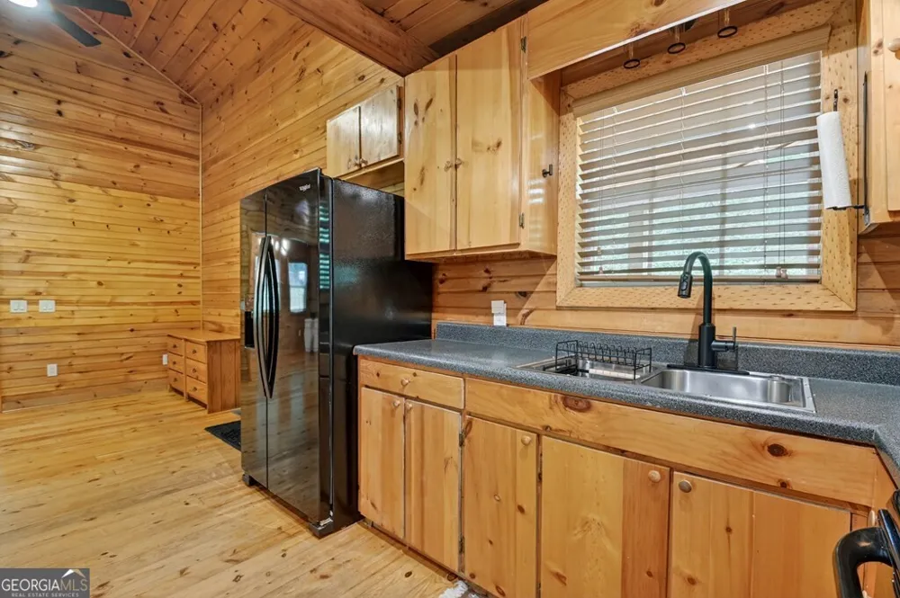 665 Shady LN Mineral Bluff, GA 30559