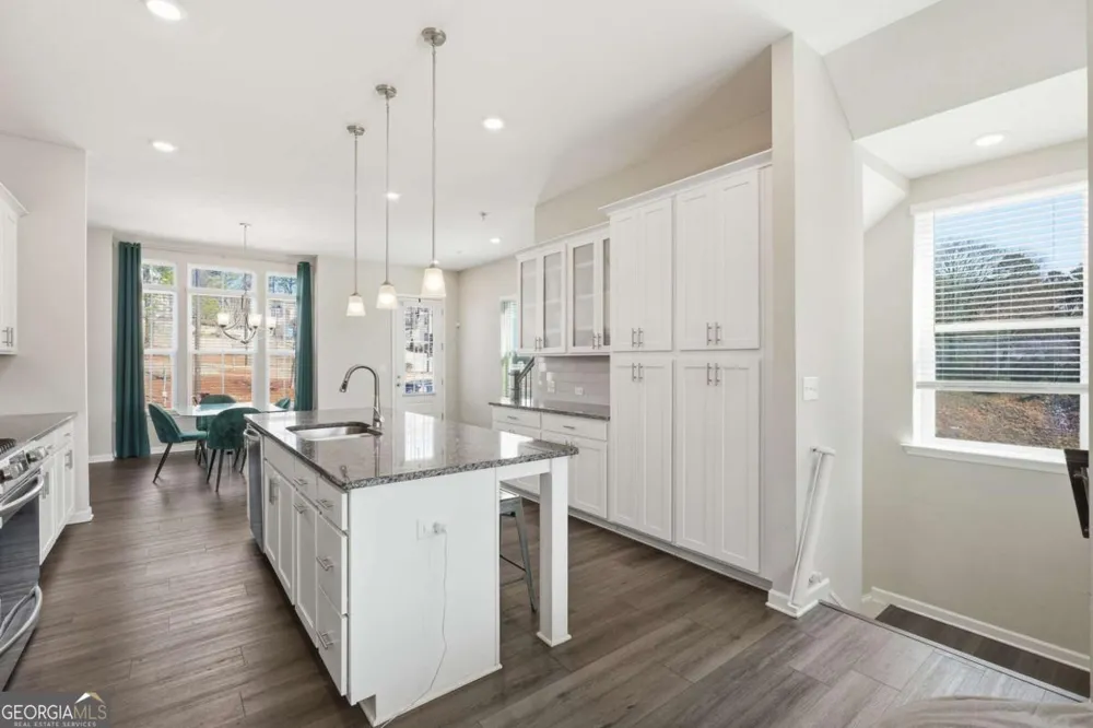 3317 Park Pointe CIR Scottdale, GA 30079