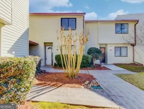 1144 Country CT