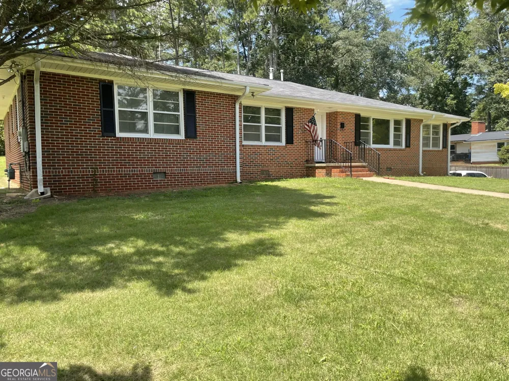 103 Crestview Valley, AL 36854