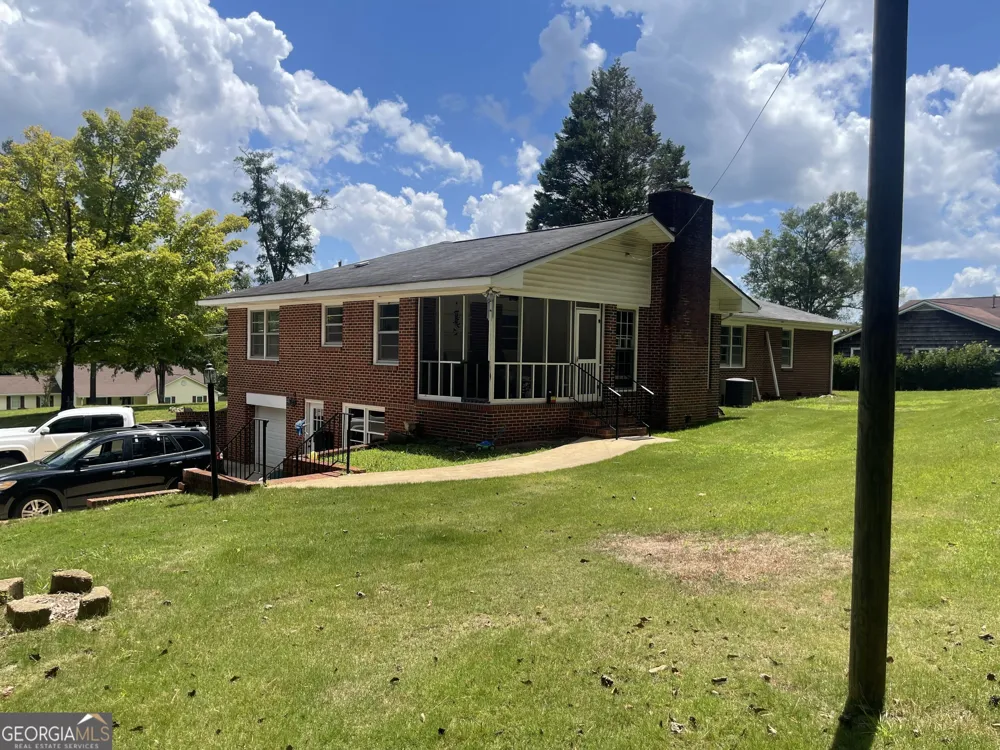 103 Crestview Valley, AL 36854