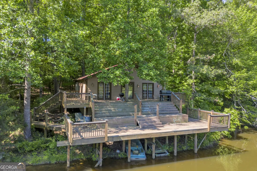 1641 Churchwell RD Union Point, GA 30669