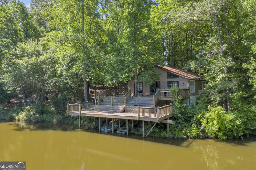 1641 Churchwell RD Union Point, GA 30669