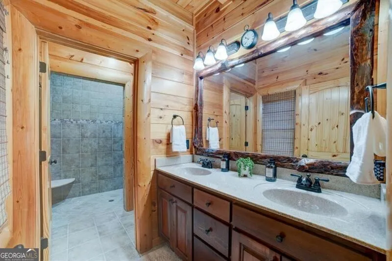 138 Lucius LN Cherry Log, GA 30522
