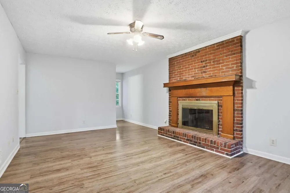 105 Woodsong CT Fayetteville, GA 30214
