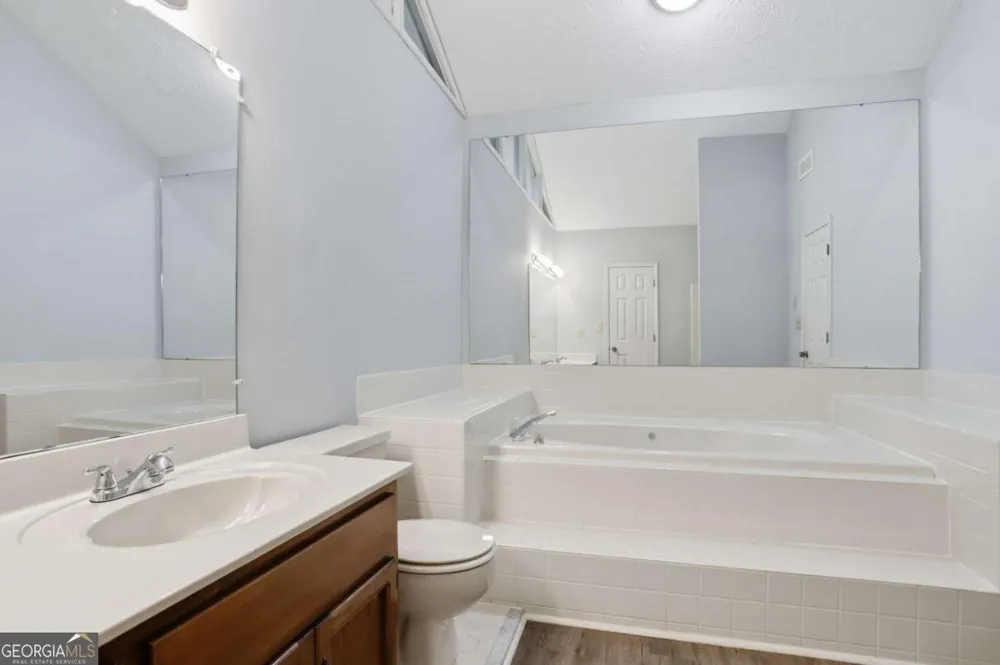 105 Woodsong CT Fayetteville, GA 30214