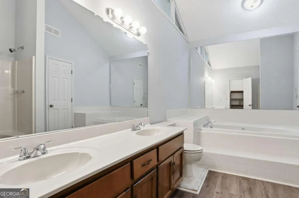 105 Woodsong CT Fayetteville, GA 30214
