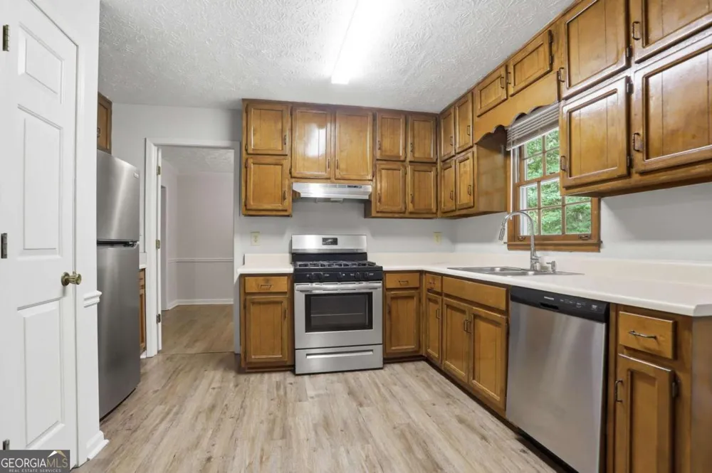 105 Woodsong CT Fayetteville, GA 30214