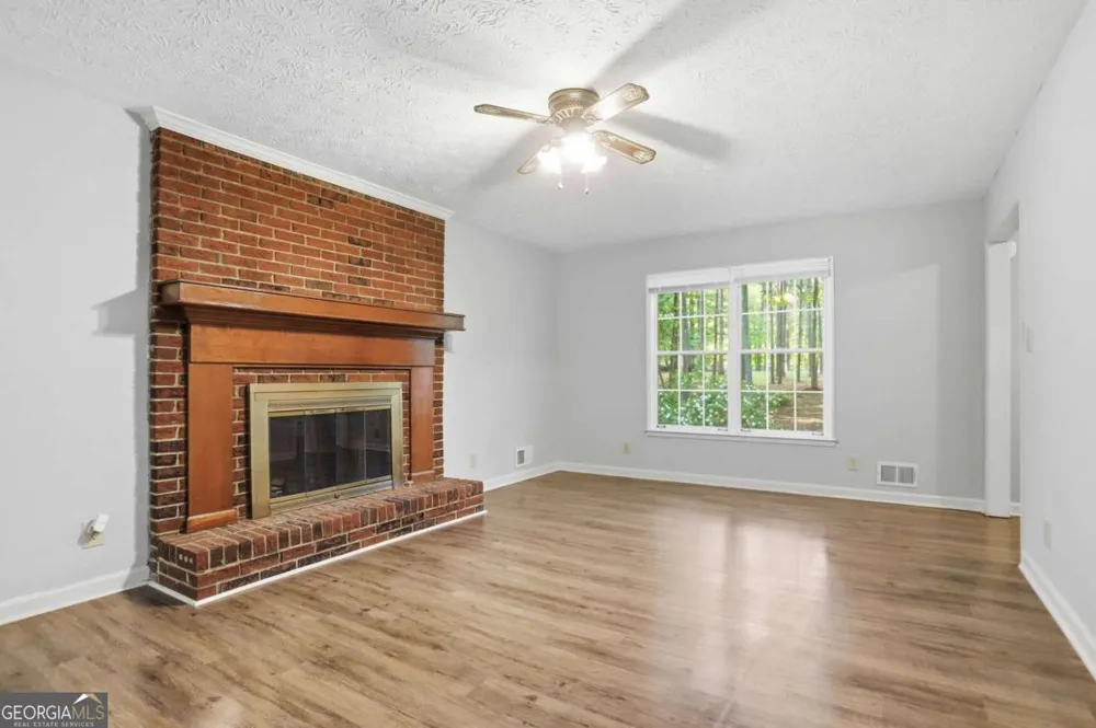 105 Woodsong CT Fayetteville, GA 30214