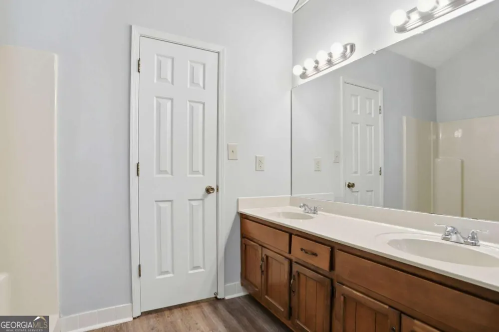 105 Woodsong CT Fayetteville, GA 30214