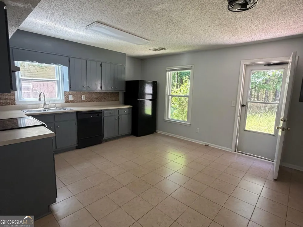 5677 Heron CT Norcross, GA 30071