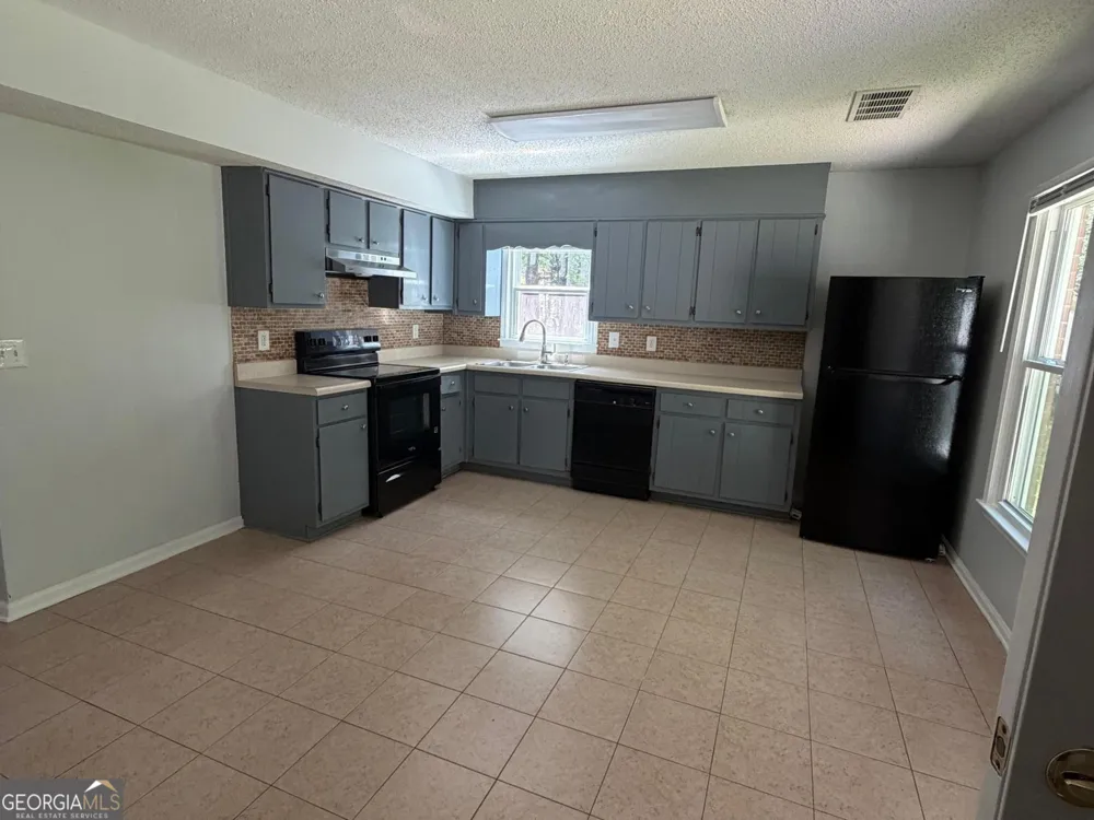 5677 Heron CT Norcross, GA 30071