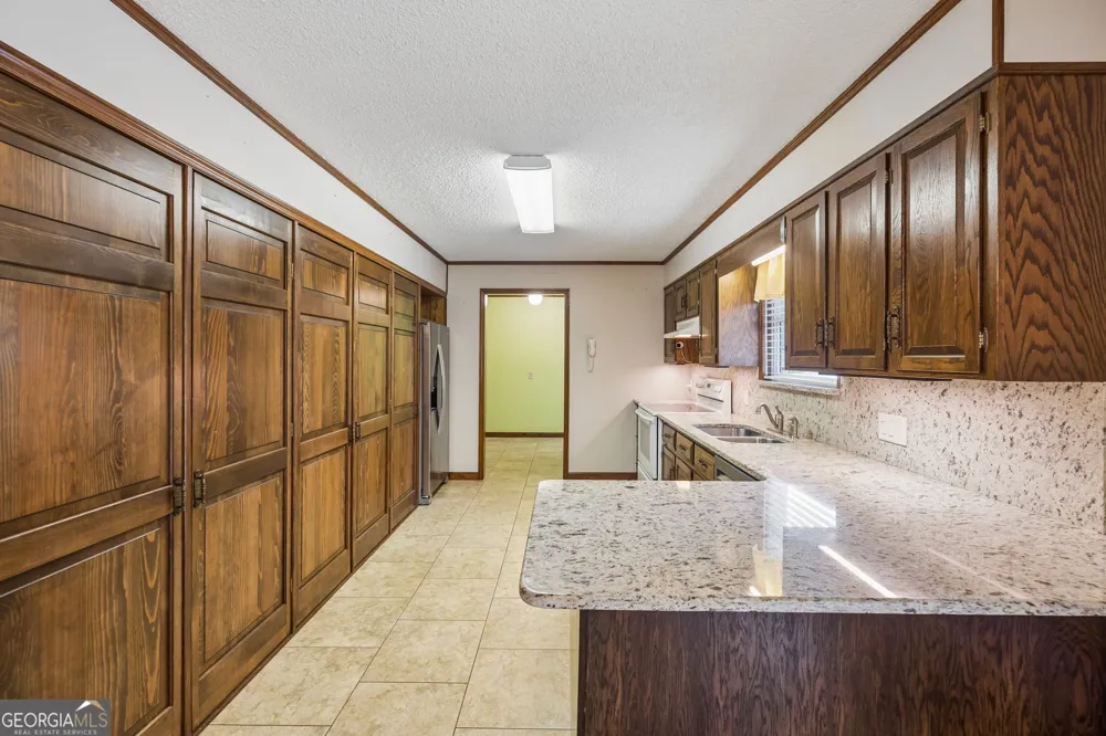 187 Burns LN Benton, TN 37307