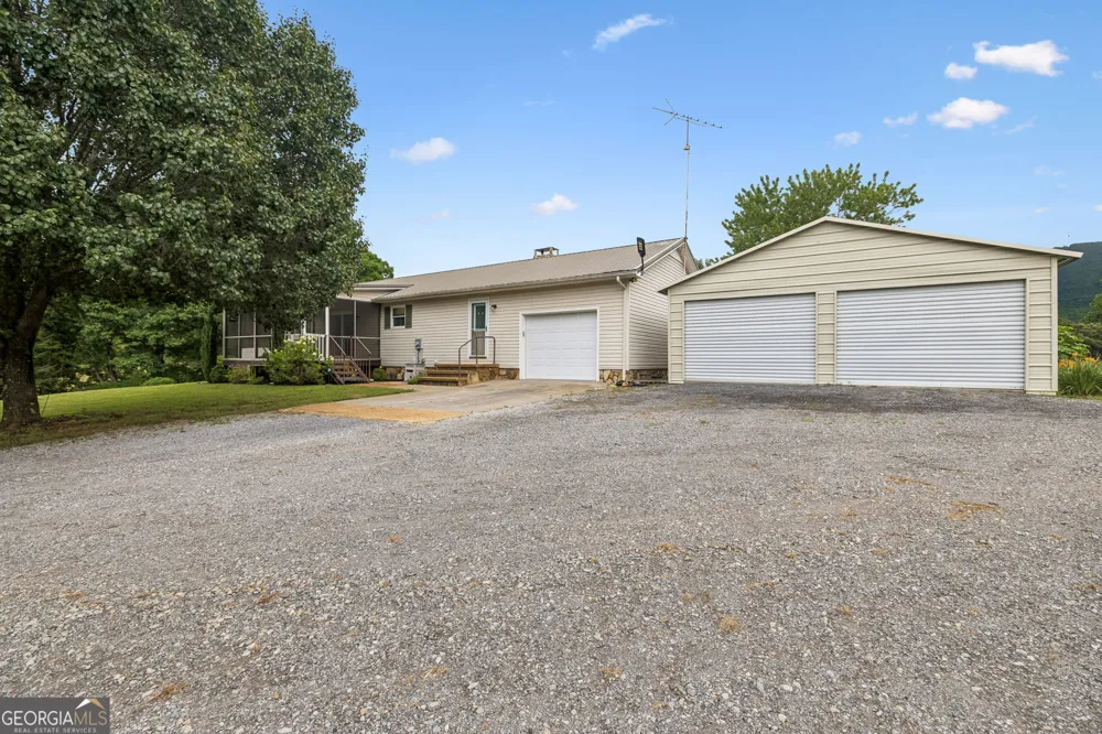 187 Burns LN Benton, TN 37307