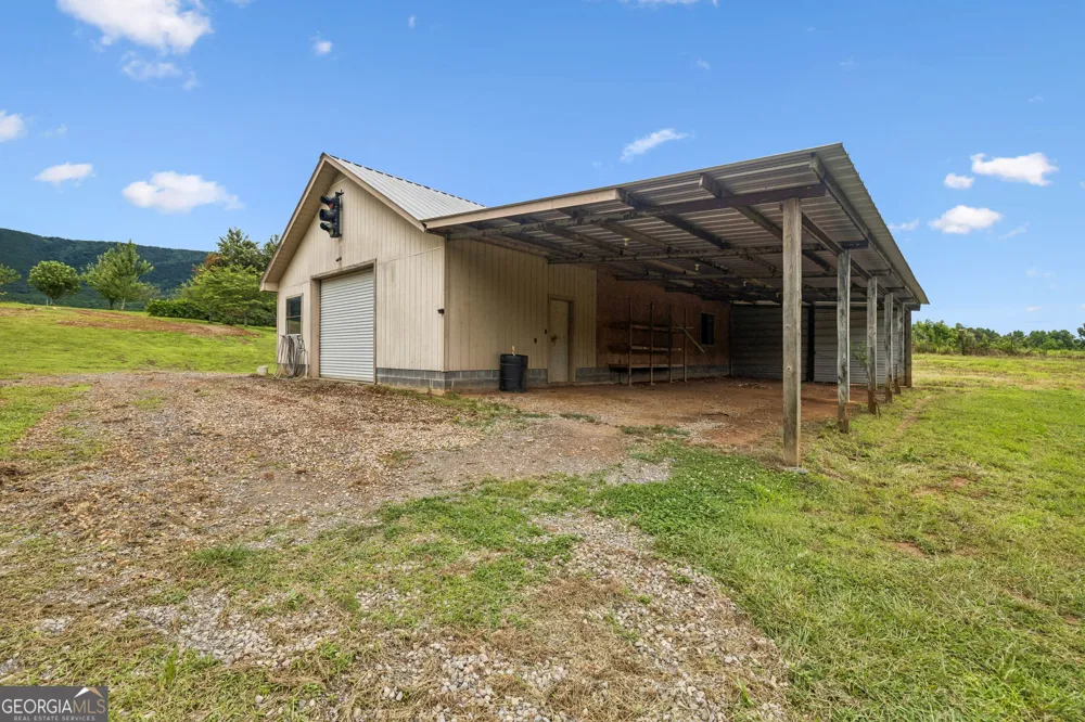187 Burns LN Benton, TN 37307