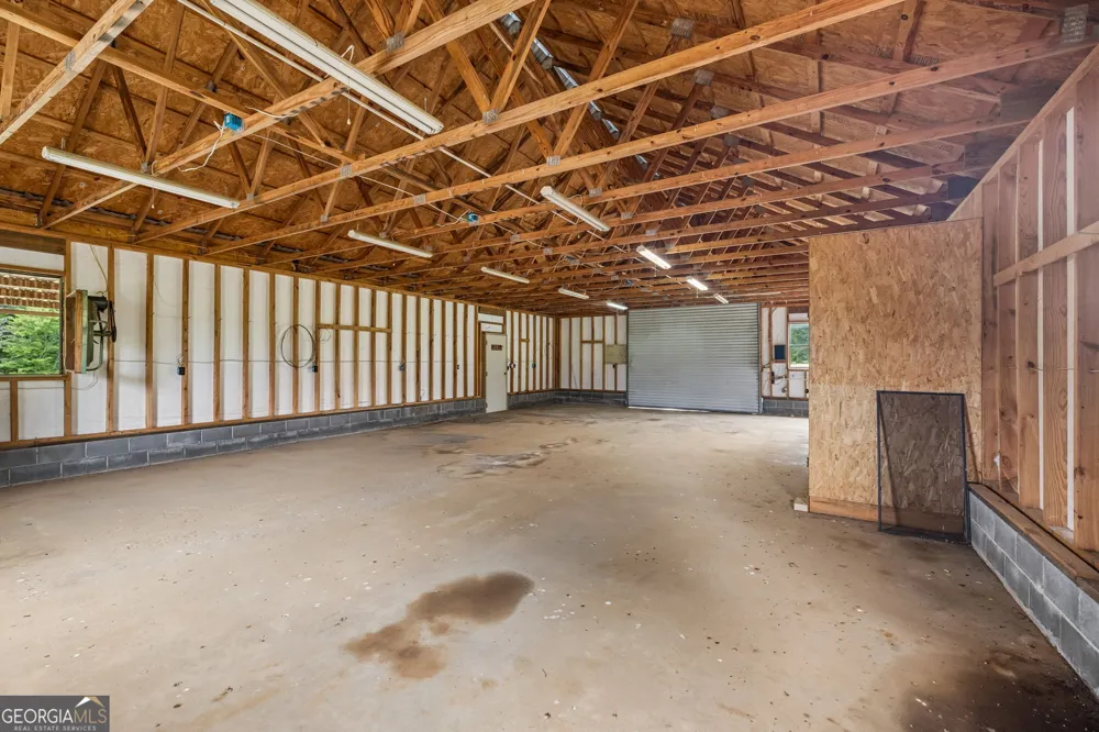 187 Burns LN Benton, TN 37307