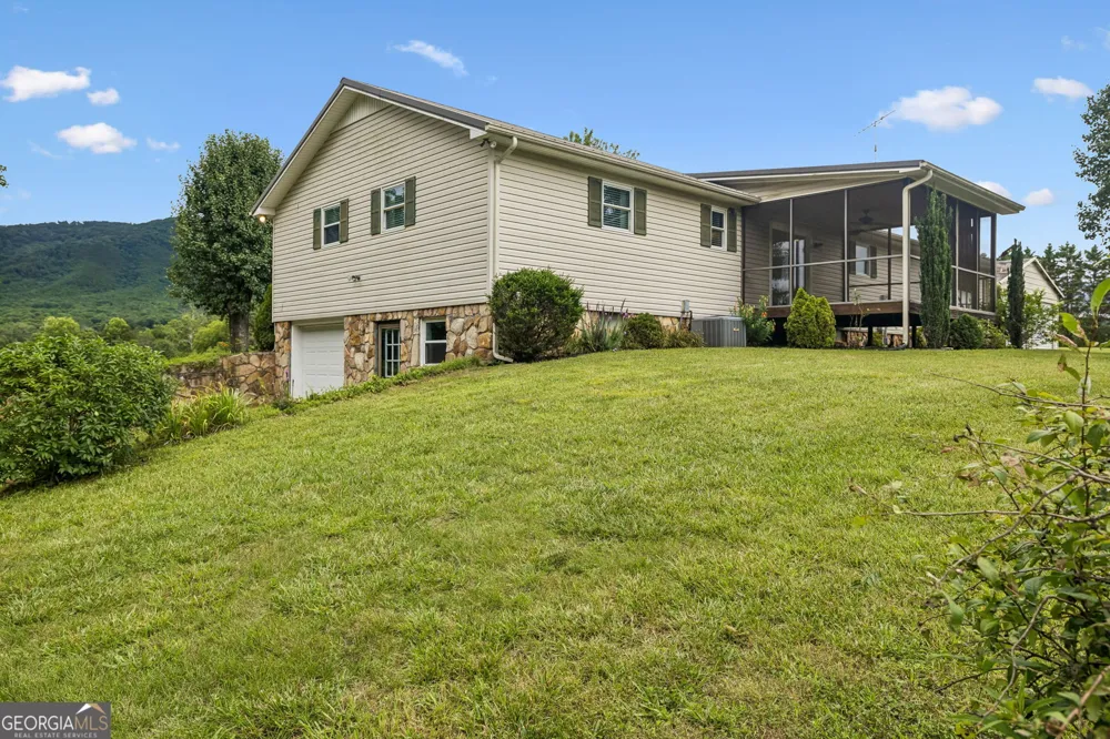 187 Burns LN Benton, TN 37307