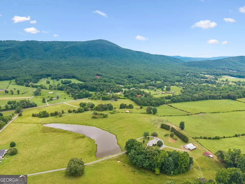 187 Burns LN Benton, TN 37307