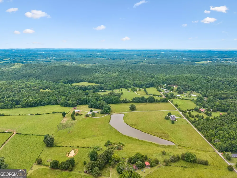 187 Burns LN Benton, TN 37307