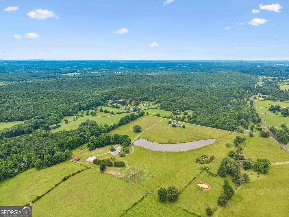 187 Burns LN Benton, TN 37307