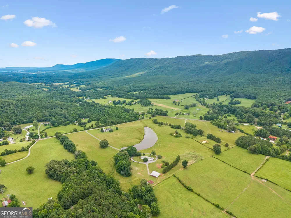 187 Burns LN Benton, TN 37307