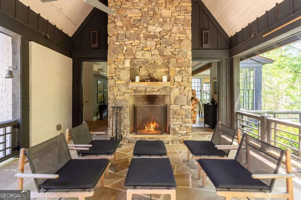 37 Swann RDG Chattahoochee Hills, GA 30268