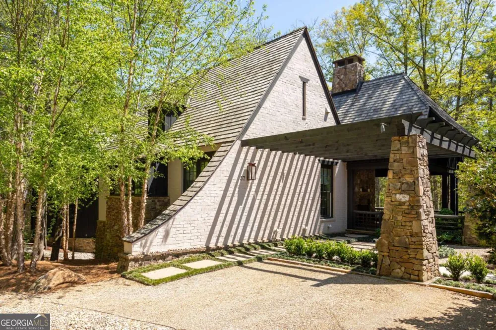 37 Swann RDG Chattahoochee Hills, GA 30268