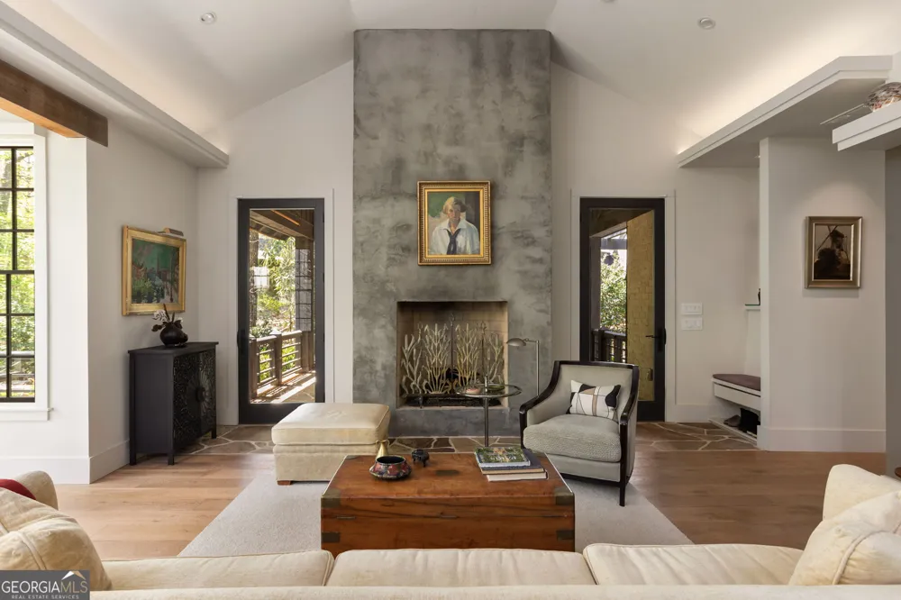 37 Swann RDG Chattahoochee Hills, GA 30268