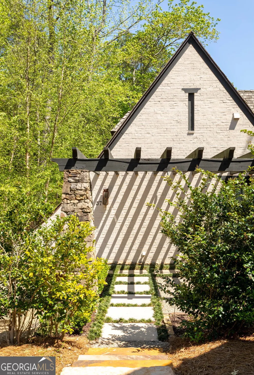 37 Swann RDG Chattahoochee Hills, GA 30268