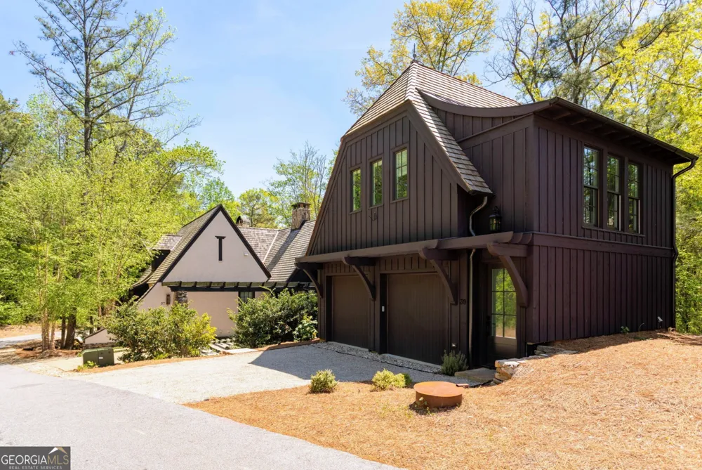 37 Swann RDG Chattahoochee Hills, GA 30268