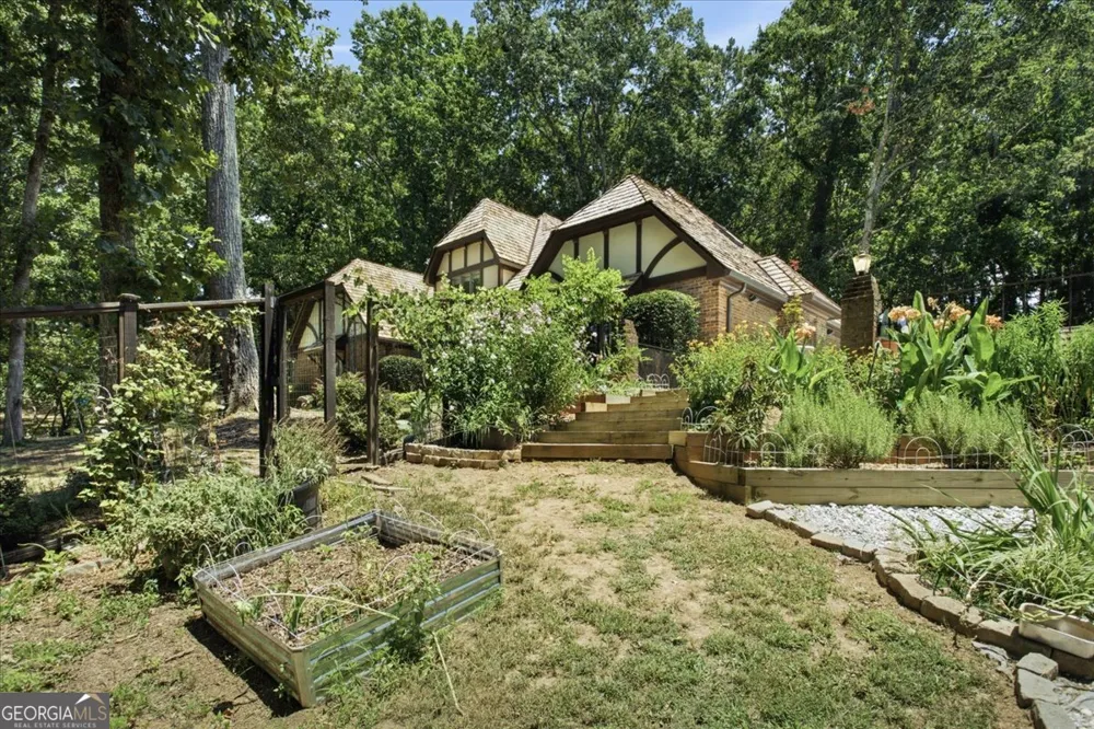 4525 Mountain View RD Oakwood, GA 30566