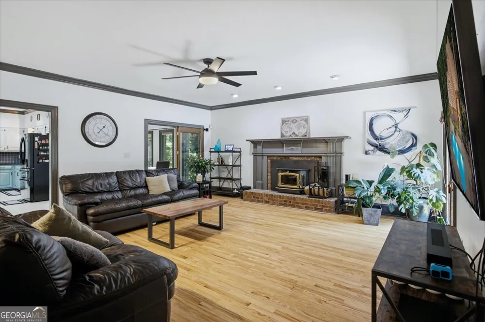 4525 Mountain View RD Oakwood, GA 30566