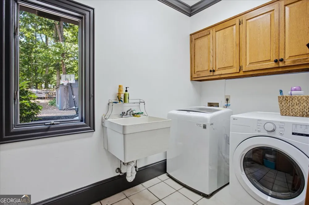 4525 Mountain View RD Oakwood, GA 30566