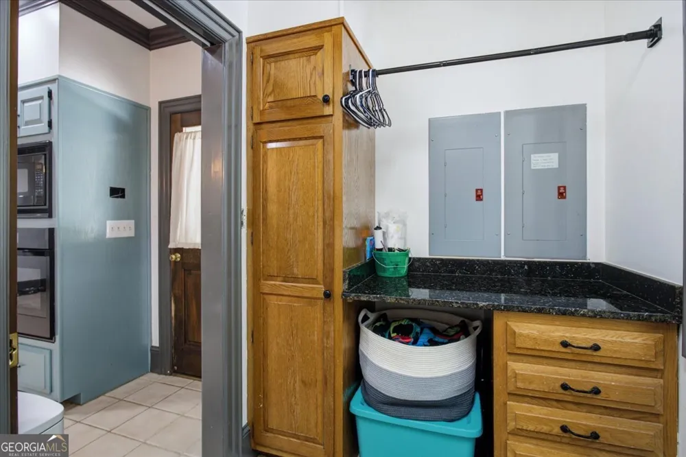 4525 Mountain View RD Oakwood, GA 30566