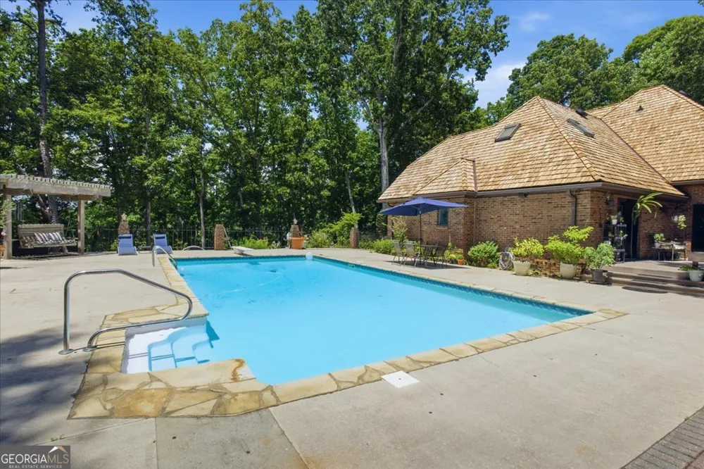 4525 Mountain View RD Oakwood, GA 30566