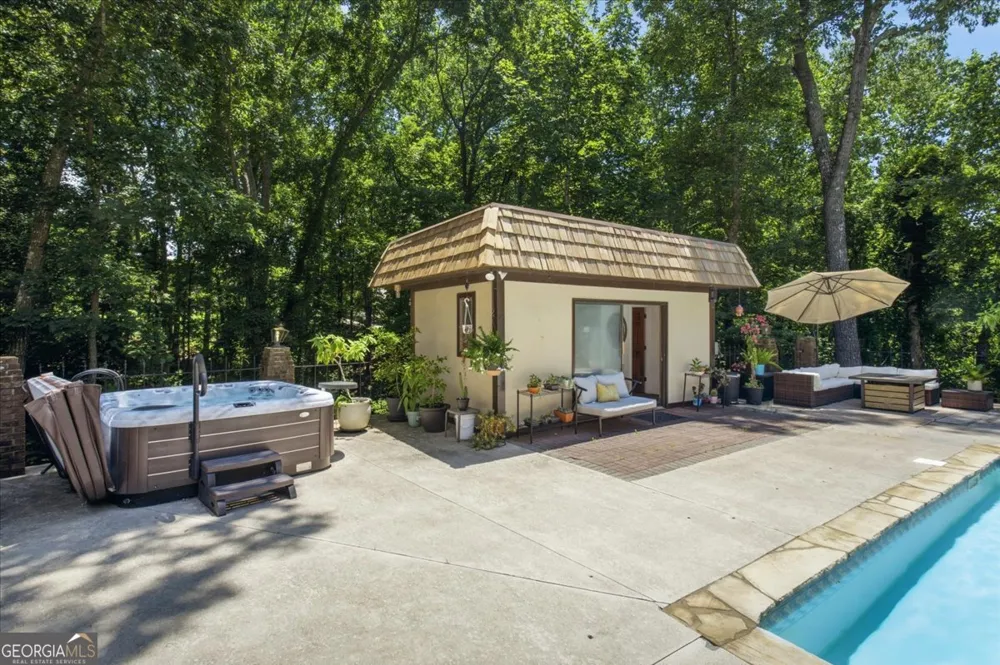 4525 Mountain View RD Oakwood, GA 30566