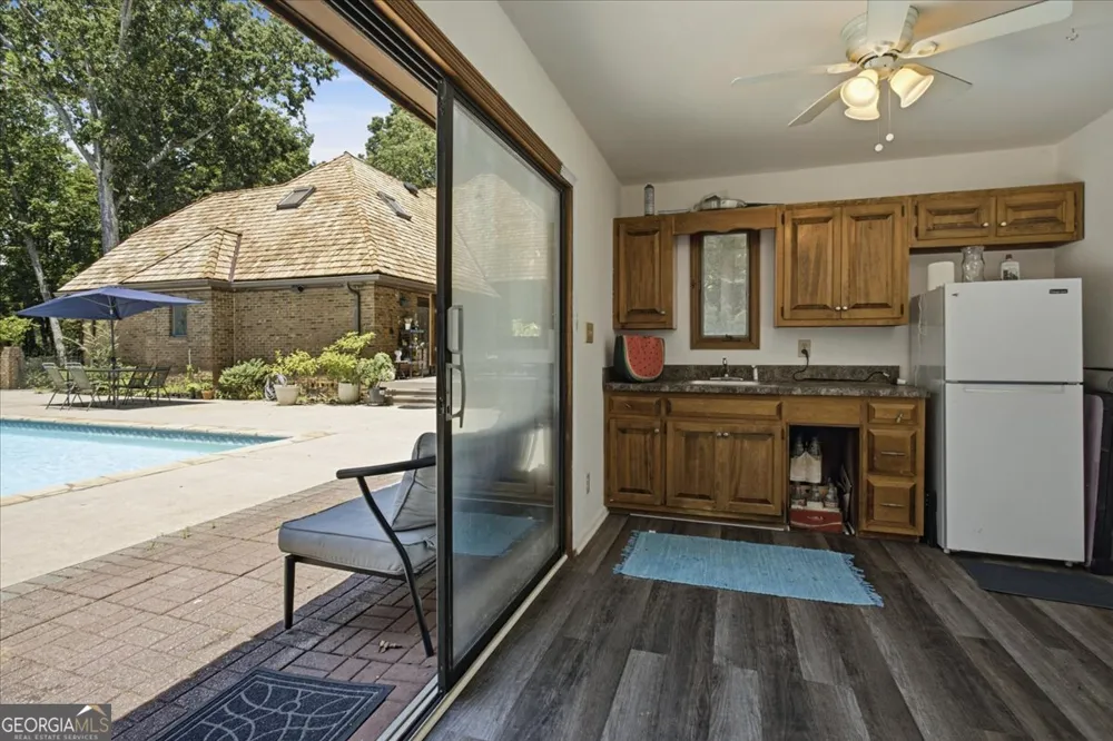 4525 Mountain View RD Oakwood, GA 30566