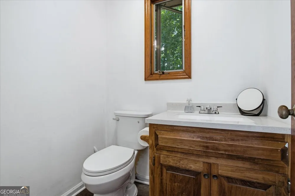4525 Mountain View RD Oakwood, GA 30566