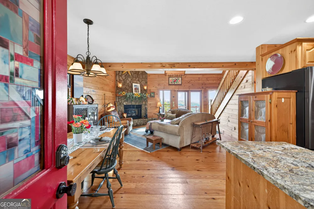 95 Scenic WAY Ellijay, GA 30540