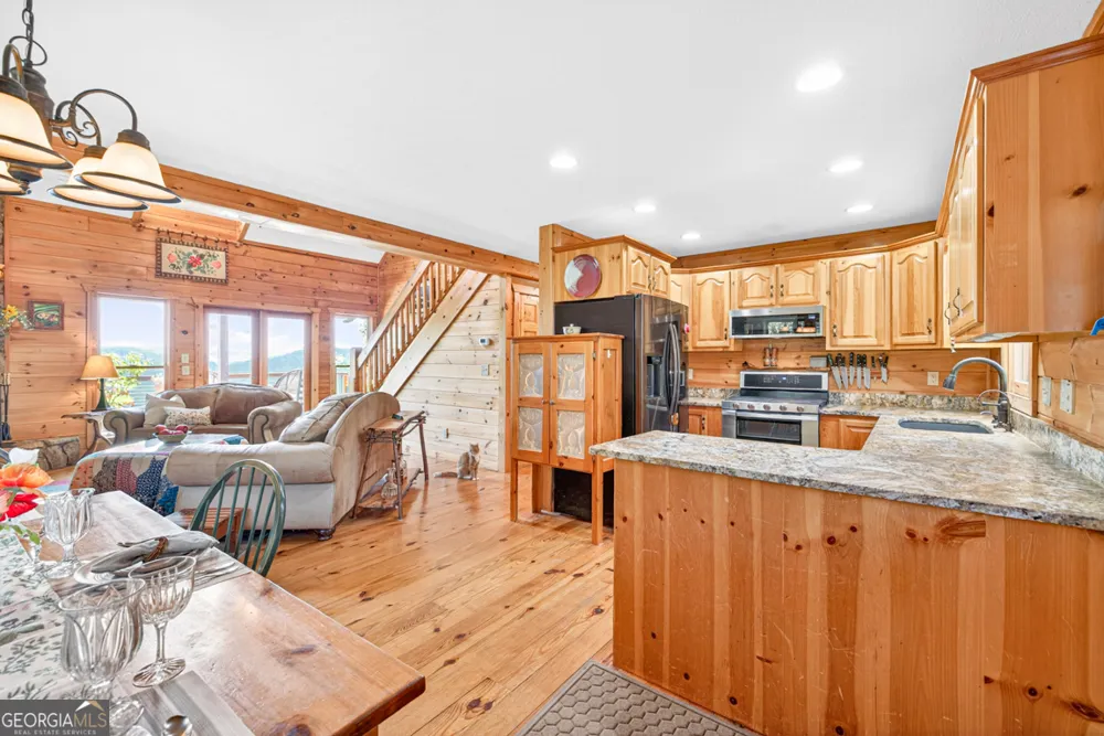 95 Scenic WAY Ellijay, GA 30540