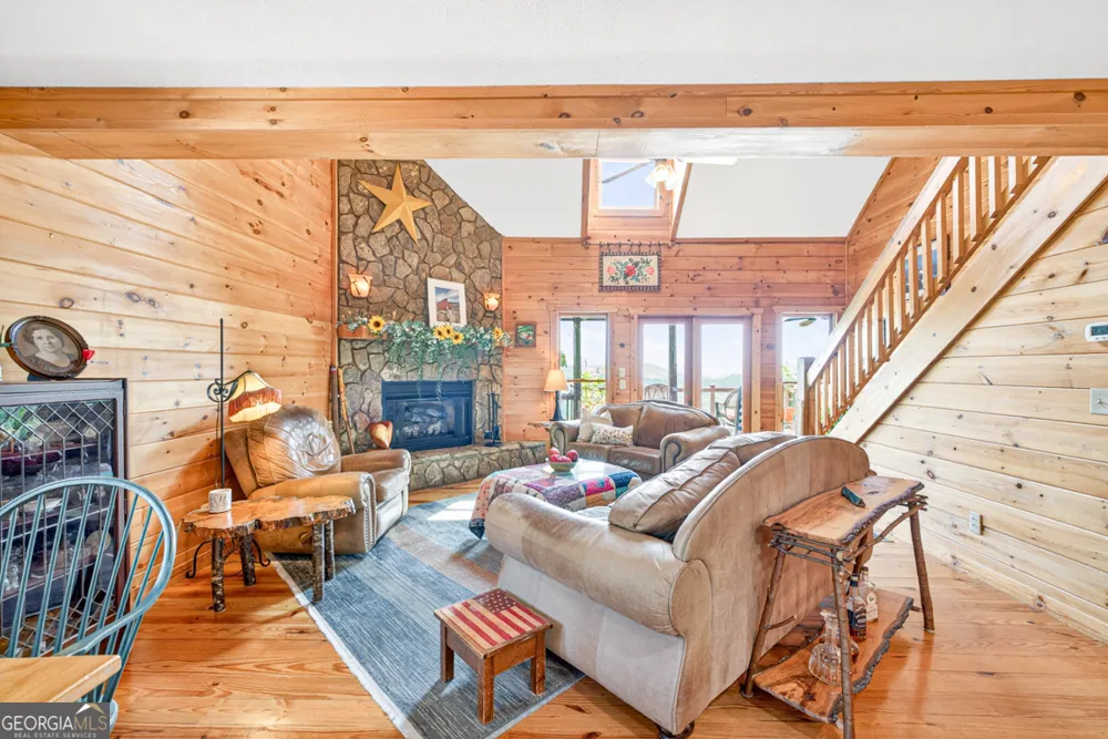 95 Scenic WAY Ellijay, GA 30540