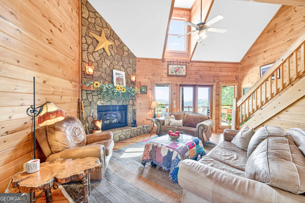 95 Scenic WAY Ellijay, GA 30540