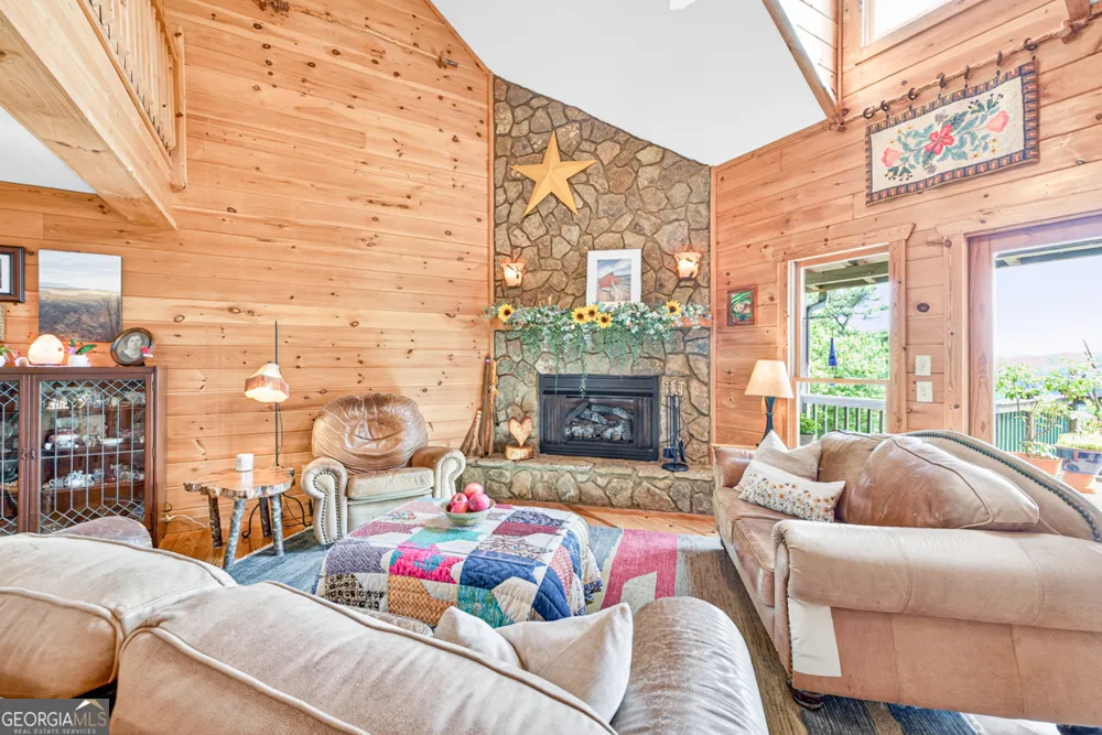 95 Scenic WAY Ellijay, GA 30540