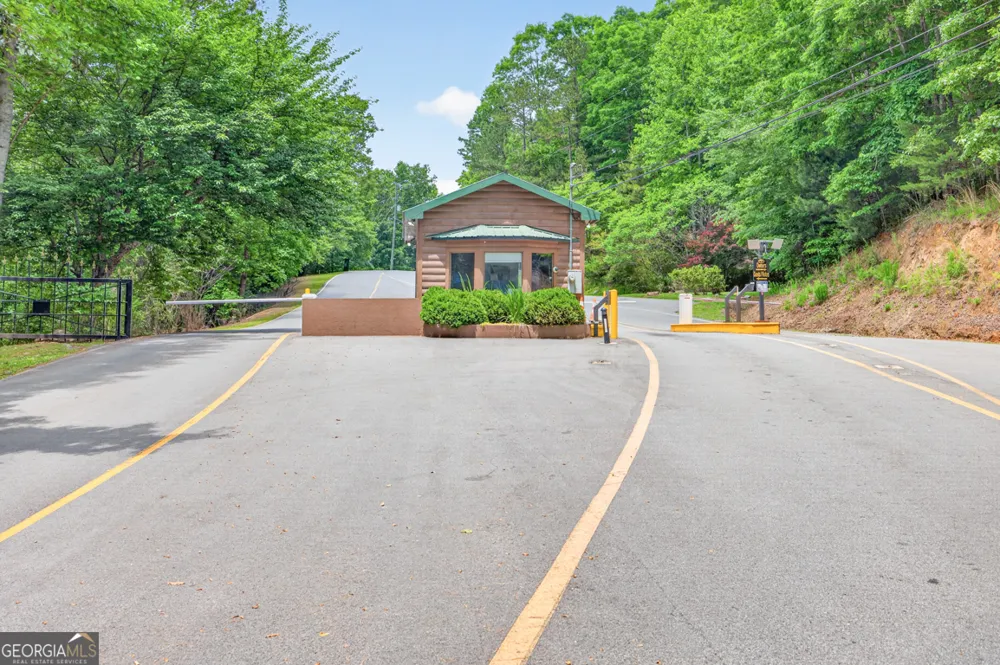 95 Scenic WAY Ellijay, GA 30540