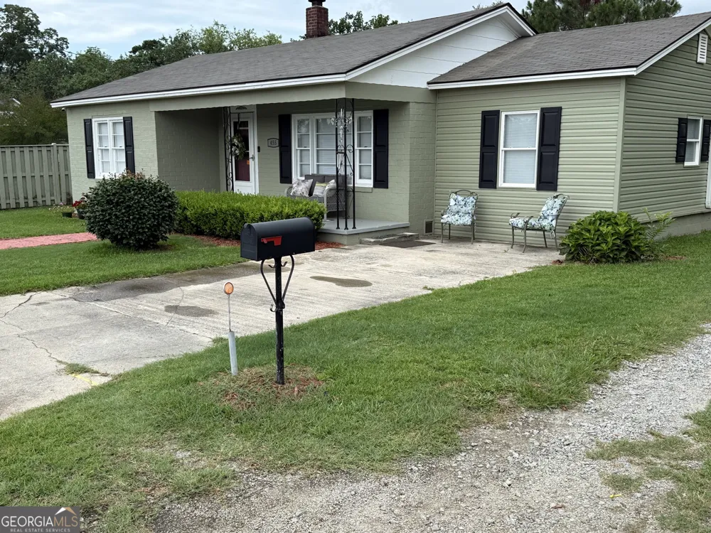 455 N Kennedy ST Metter, GA 30439