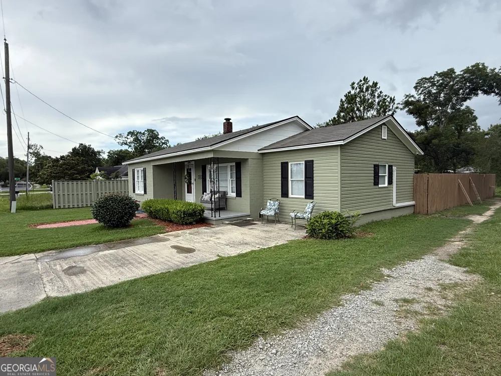 455 N Kennedy ST Metter, GA 30439
