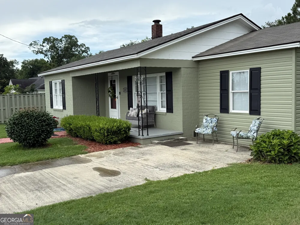 455 N Kennedy ST Metter, GA 30439