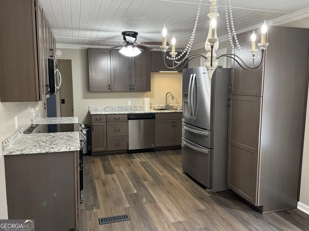 455 N Kennedy ST Metter, GA 30439