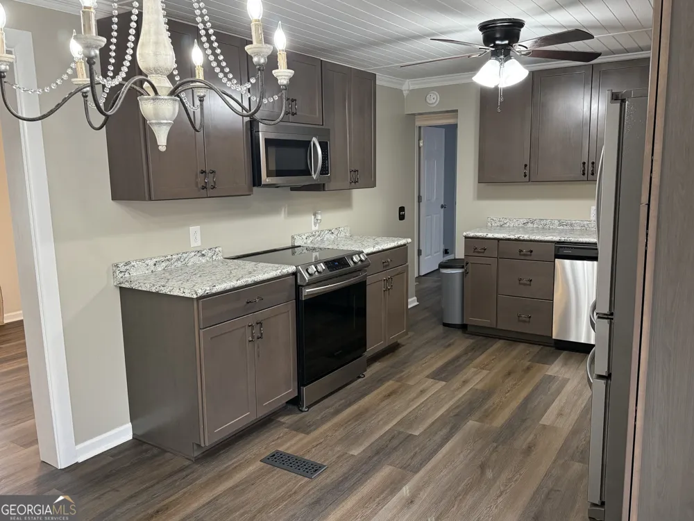 455 N Kennedy ST Metter, GA 30439